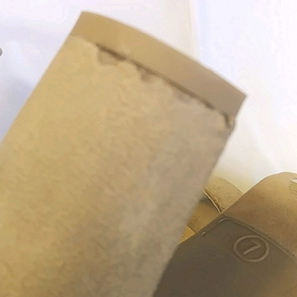 ANNA Trask-5-FC chunky heeled ankle strap sandal. Size 7. Slighth neel flaw. - Picture 3 of 8